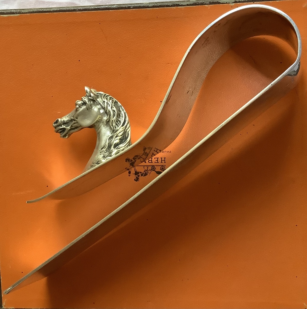 Un porte papier Hermès à tête de cheval équestre -photo-3