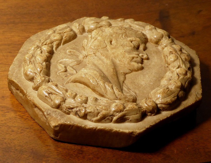 Petit Relief En Marbre XVIe Repr&eacute;sentant Un Profil d'Empereur Romain-photo-4
