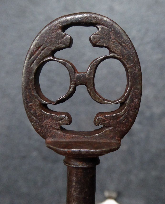 Early 17th Century Wedding Key In Wrought Iron-photo-3