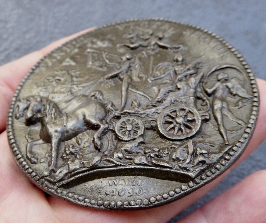The Triumph Of France - Pewter Plaquette After Jean Warin 1630-photo-4