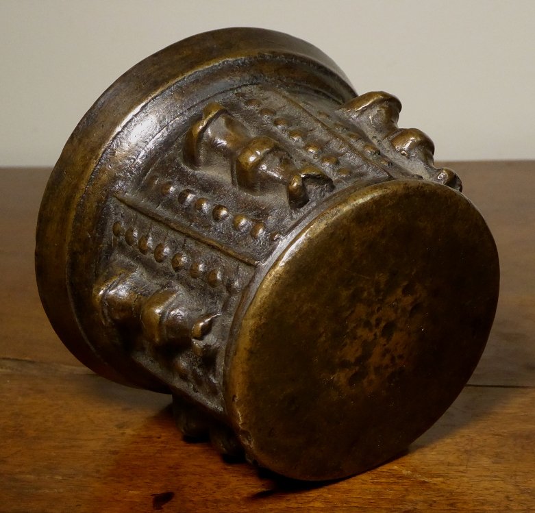 Bronze Mortar From The 16th Century-photo-4