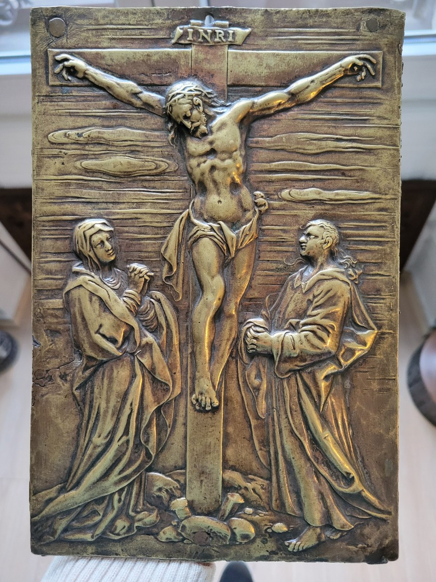 Crucifixion - plaque en bronze doré Allemagne fin XVIe