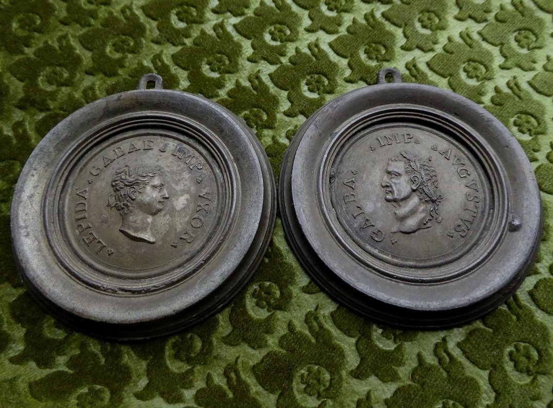 Galba Empereur et Lepida - paire de médailles XVIIIe en plomb-étain-photo-2