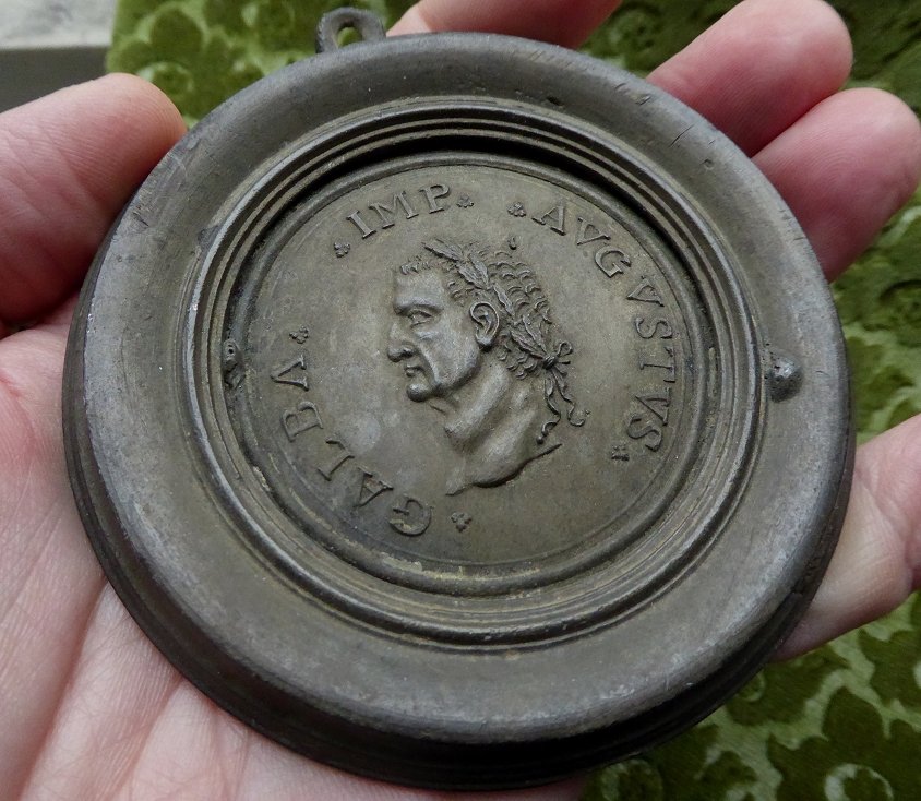 Galba Empereur et Lepida - paire de médailles XVIIIe en plomb-étain-photo-1