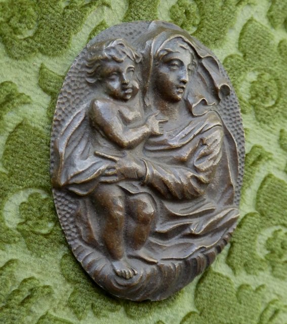 Plaquette en bronze fin XVIIe - Vierge à l'Enfant-photo-4