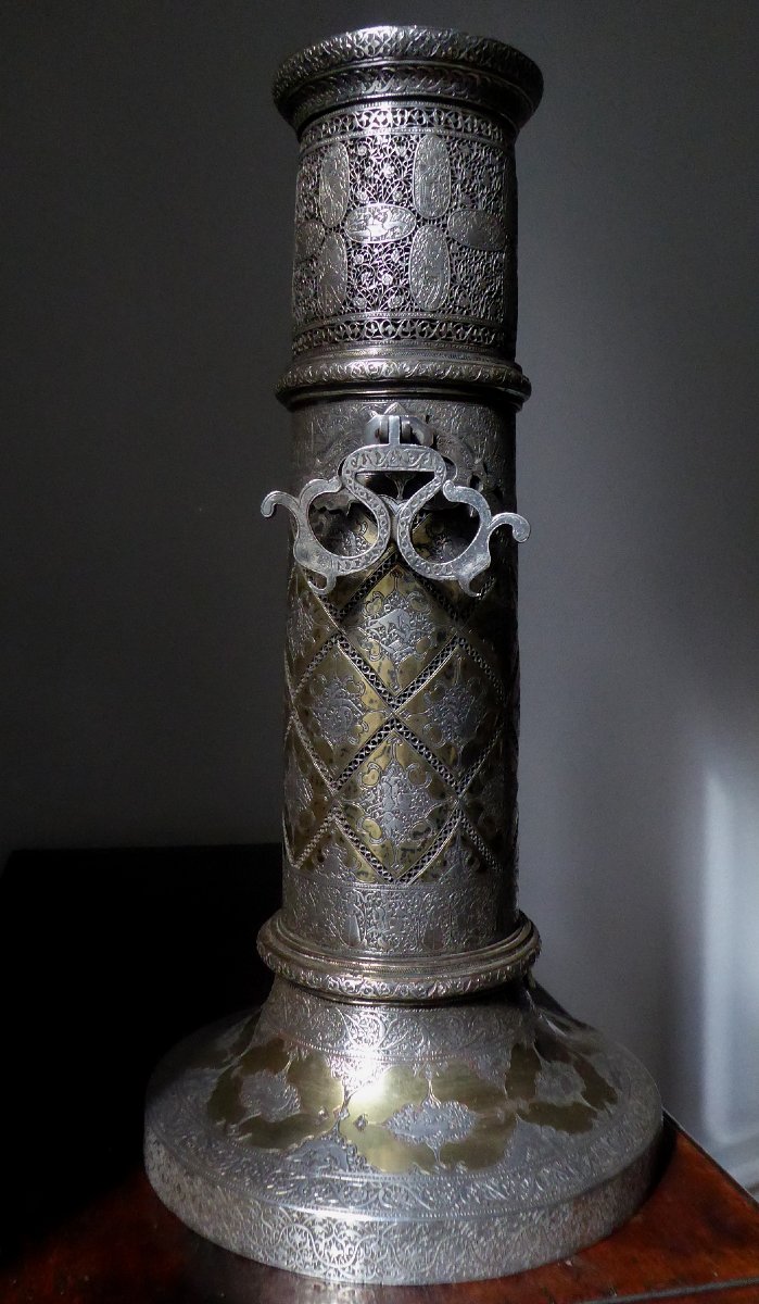 Grand flambeau qajar argenté et doré, monté en lampe-photo-2