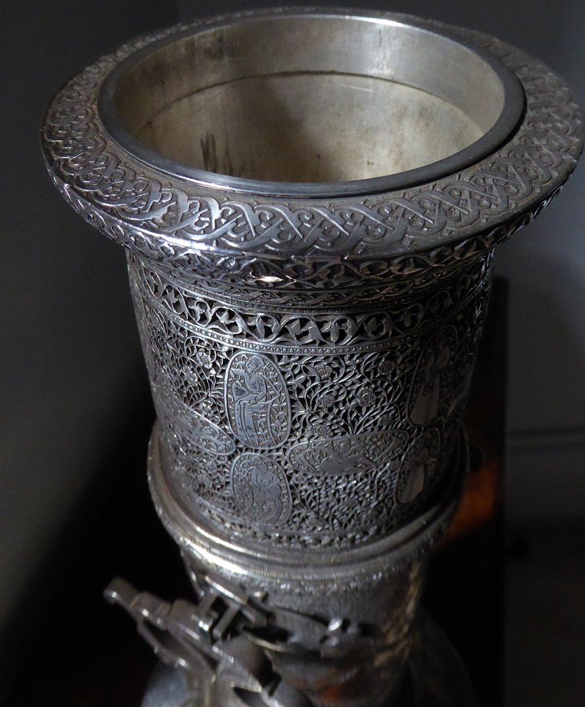 Grand flambeau qajar argenté et doré, monté en lampe-photo-4