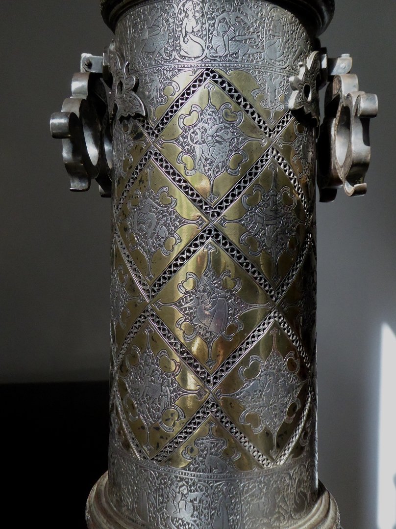Grand flambeau qajar argenté et doré, monté en lampe-photo-2