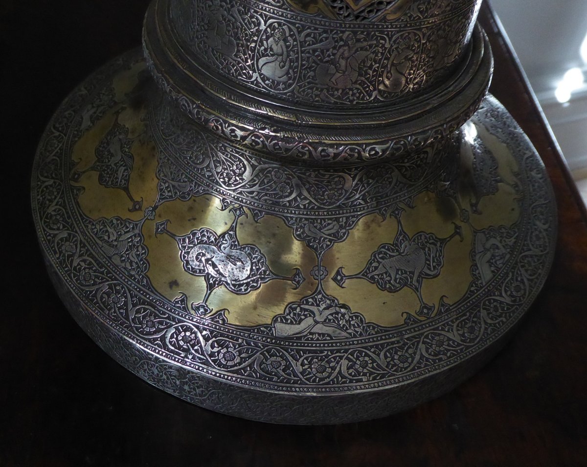 Grand flambeau qajar argenté et doré, monté en lampe-photo-6