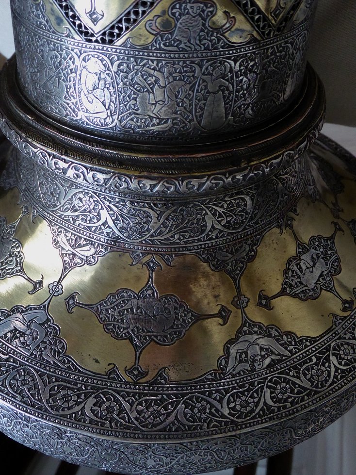 Grand flambeau qajar argenté et doré, monté en lampe-photo-7