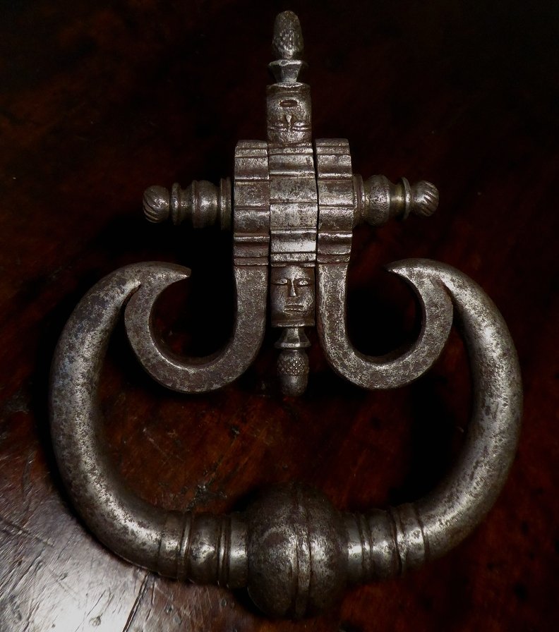 17th-century Chiseled Iron Door Knocker-photo-8