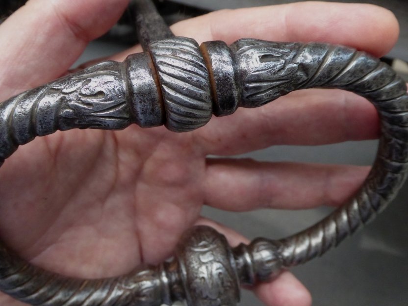 Marteau de porte heurtoir en fer ciselé époque XVIIe ou début XVIIIe siècle-photo-4