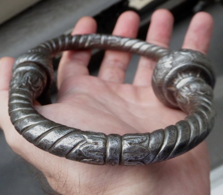 Marteau de porte heurtoir en fer ciselé époque XVIIe ou début XVIIIe siècle-photo-6