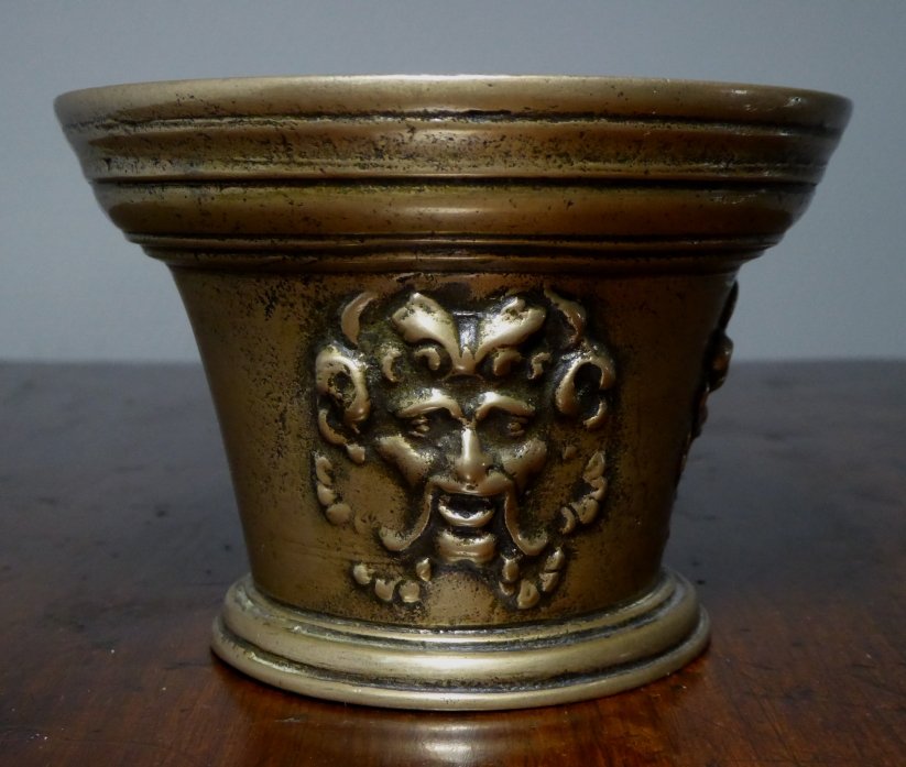 Small Bronze Mortar From The 17th Century-photo-2