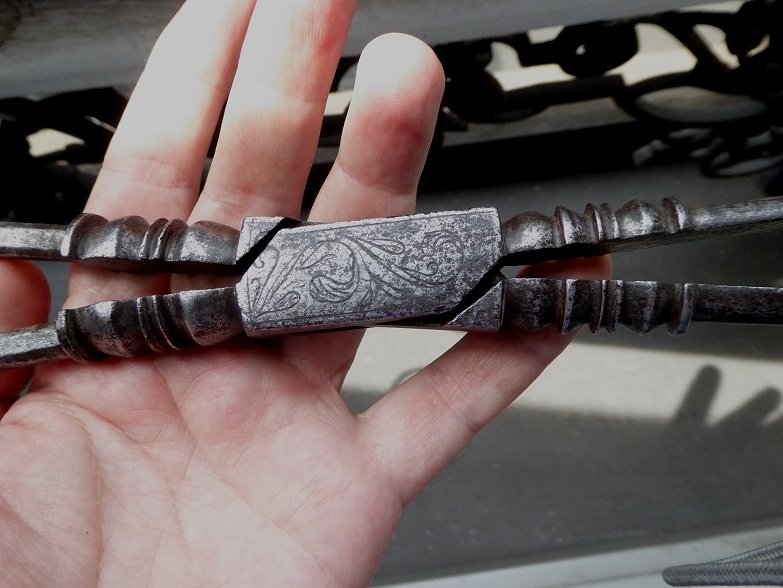 Large Wrought-iron Curling Iron From The 17th Century-photo-2