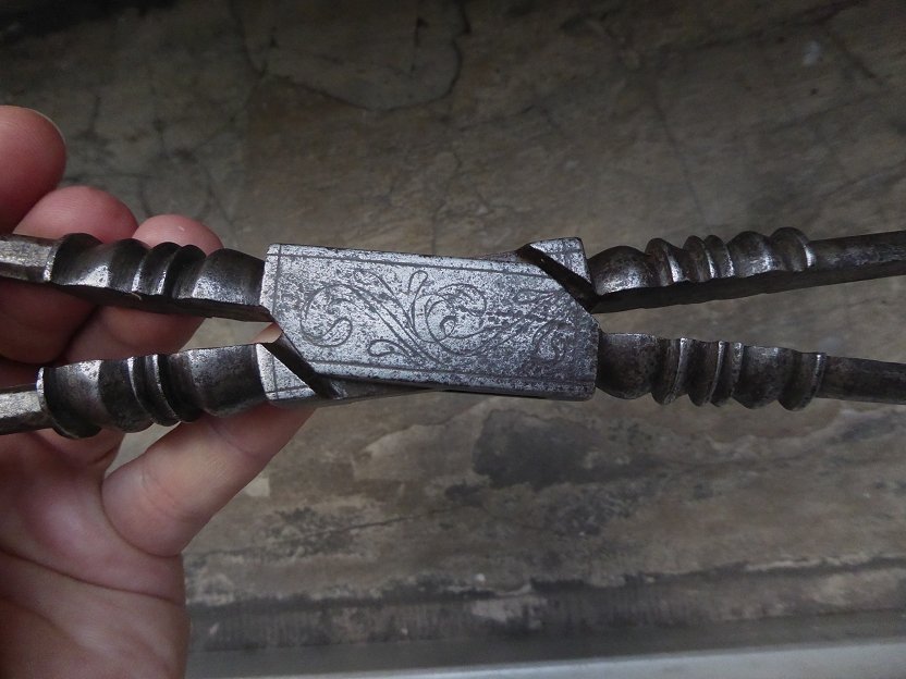 Large Wrought-iron Curling Iron From The 17th Century-photo-3