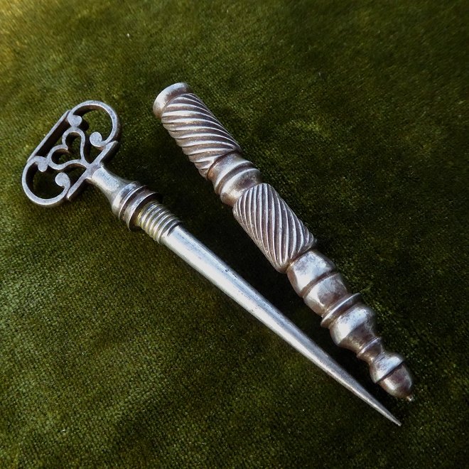 Poinçon de brodeuse en fer forgé et ciselé époque XVIIIe siècle-photo-3
