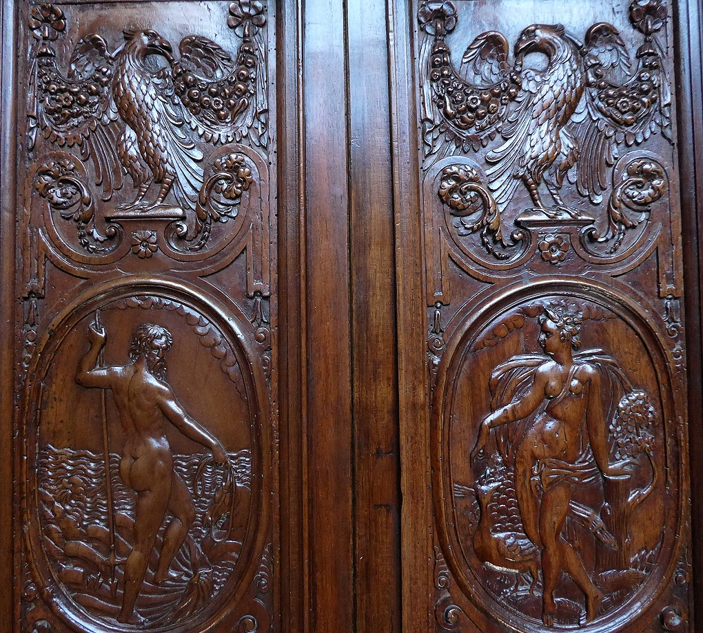 Pair Of Walnut Carved Panels From The End Of The XVIth Century-photo-2