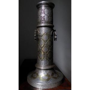 Grand flambeau qajar argenté et doré, monté en lampe