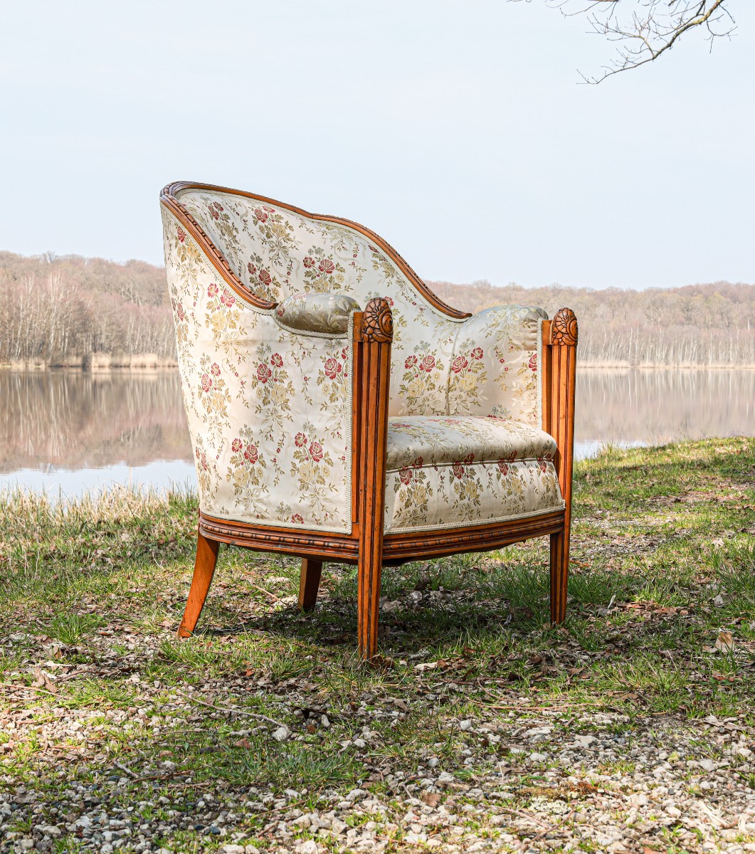 Fauteuil bergère Art Déco noyer massif attribuée à Paul Follot