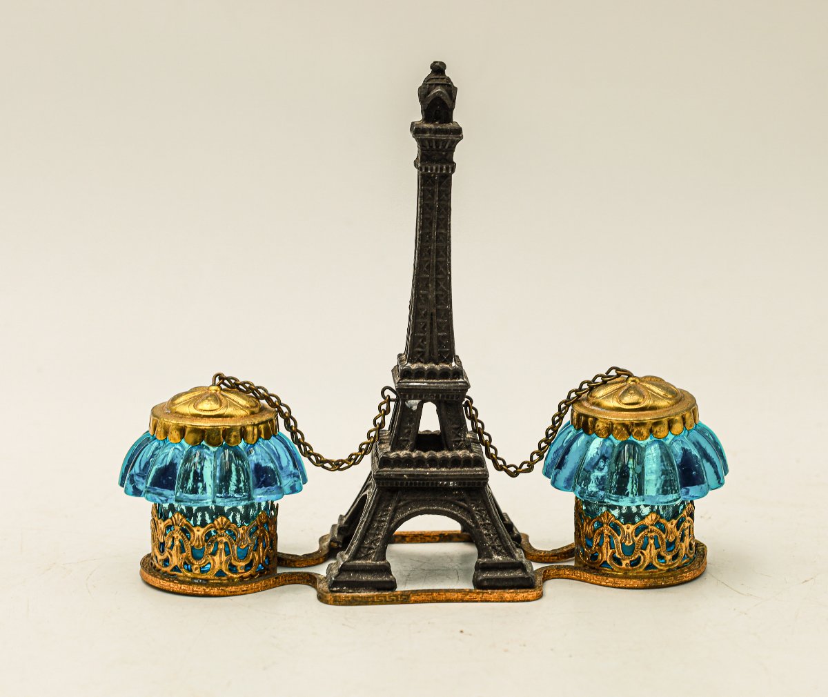 Eiffel Tower Salt And Pepper Shaker 1900-1910 Art Nouveau Regule And Blue Moulded Glass-photo-2