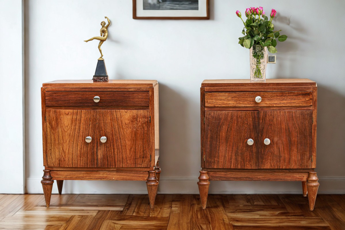Paire de chevets bouts de canapé Art Déco en noyer vintage 