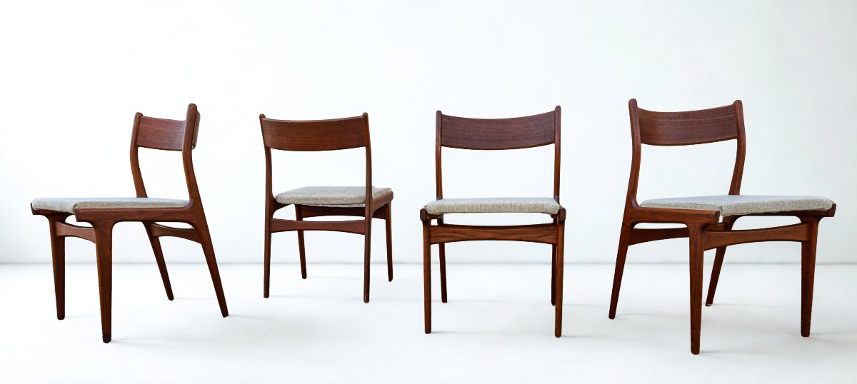 Série de 4 chaises en teck design scandinave Samcom B Johannes Andersen maison Bramin vintage