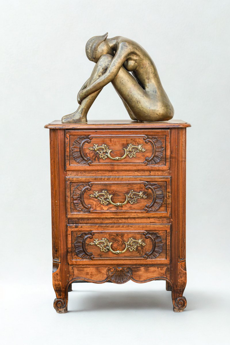 Petite commode d'entre deux époque 18ème siècle Régence noyer