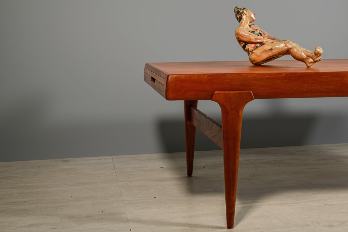 Grande table basse en teck design scandinave designer Johannes Andersen vintage-photo-1