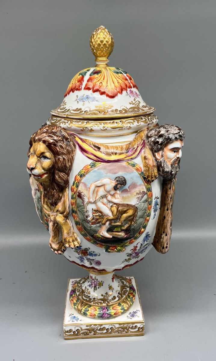 Covered Pot In Honor Of Hercules - Capodimonte 19th Century-photo-4