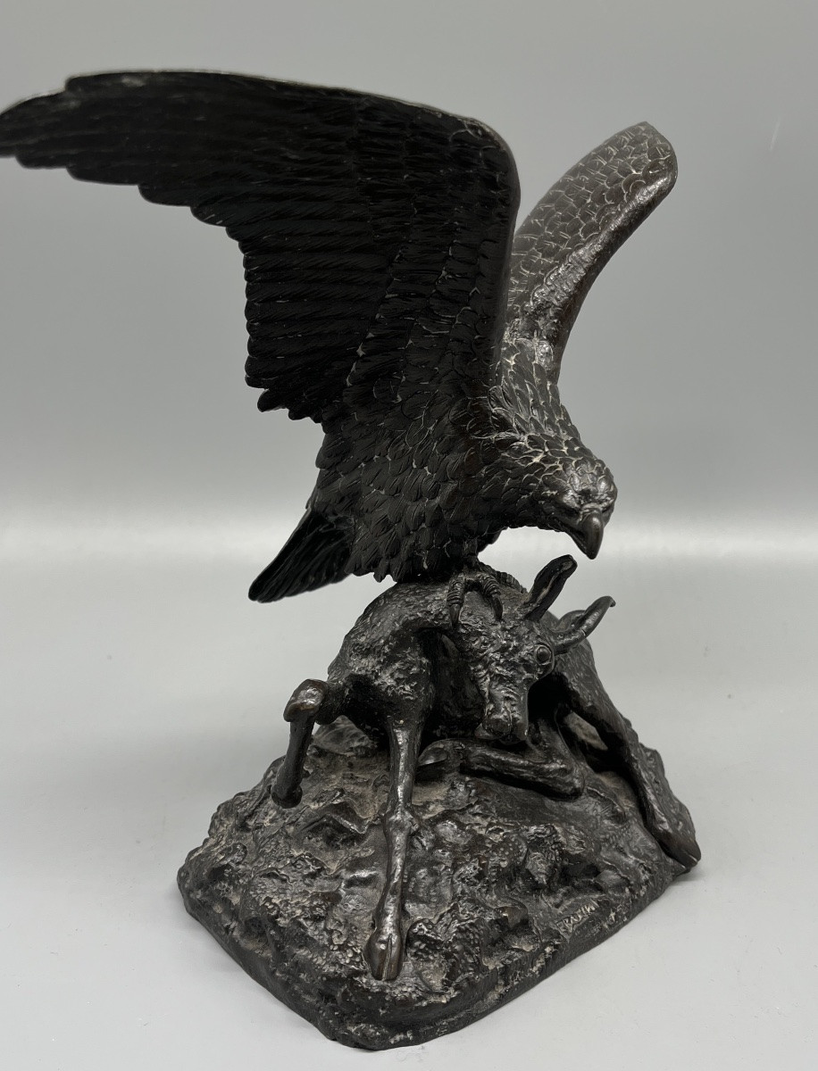 L’attaque de l’aigle . Bronze par Fratin Christophe (1801-1864)-photo-2