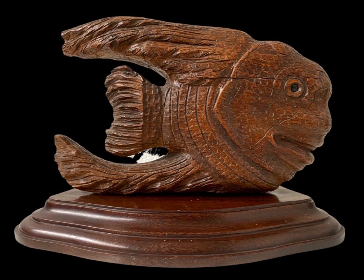 Very Large Okimono From Japan Meiji Period In Carved Wood And Glass Decorated With Koi Carp