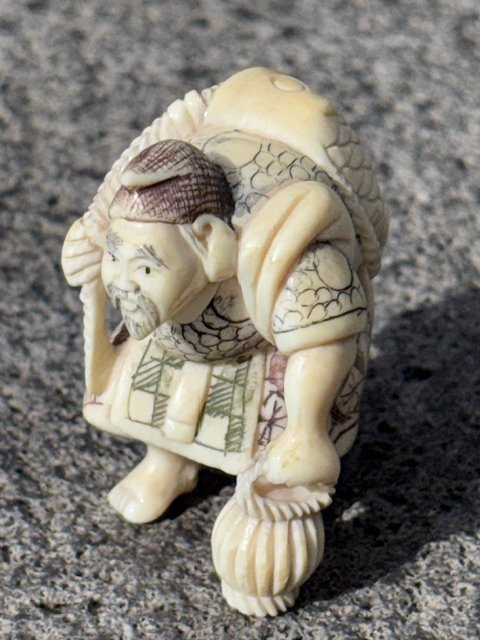 Netsuke En Ivoire représentant Le Pécheur -photo-3