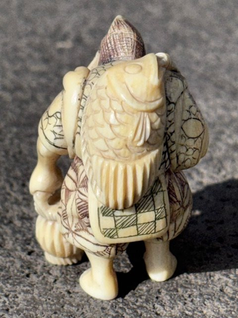 Netsuke En Ivoire représentant Le Pécheur -photo-4
