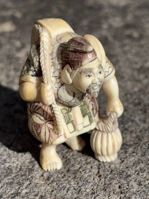 Netsuke En Ivoire représentant Le Pécheur -photo-2