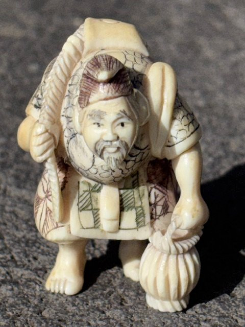 Netsuke En Ivoire représentant Le Pécheur -photo-3