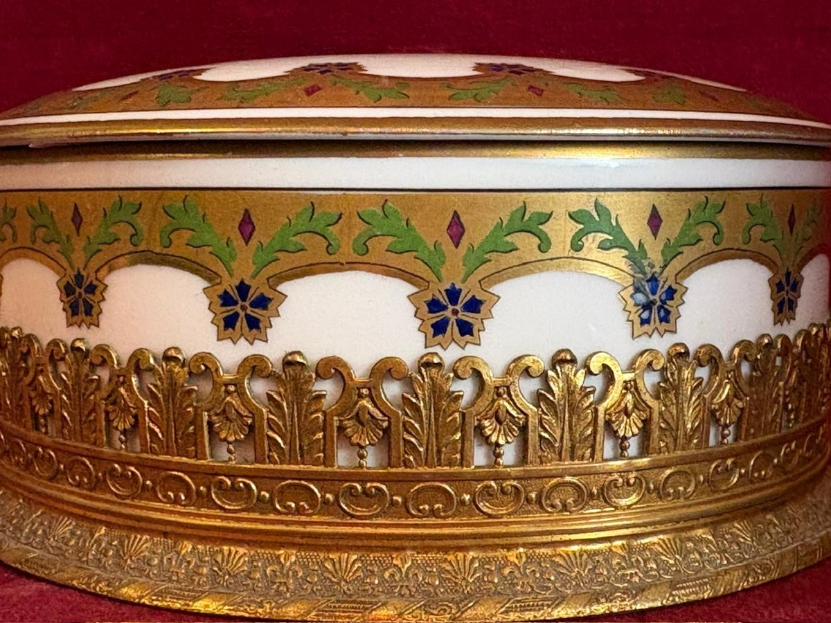 Bonbonnière porcelaine Limoges montée bronze-photo-1