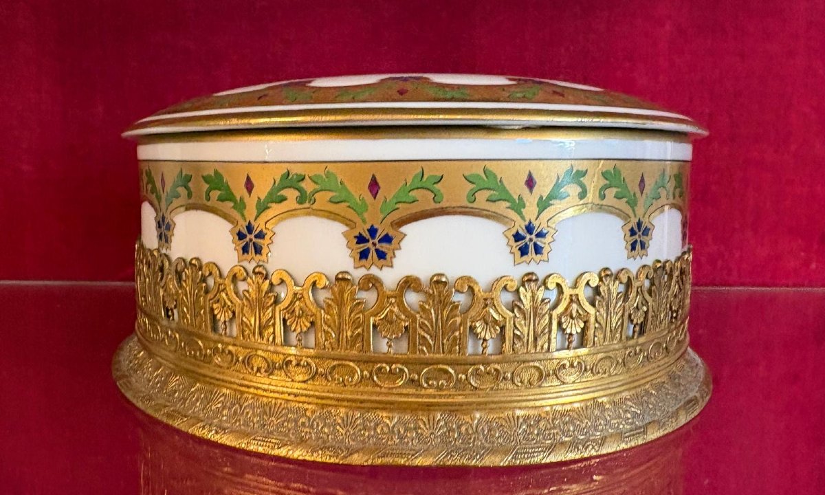 Bonbonnière porcelaine Limoges montée bronze-photo-3