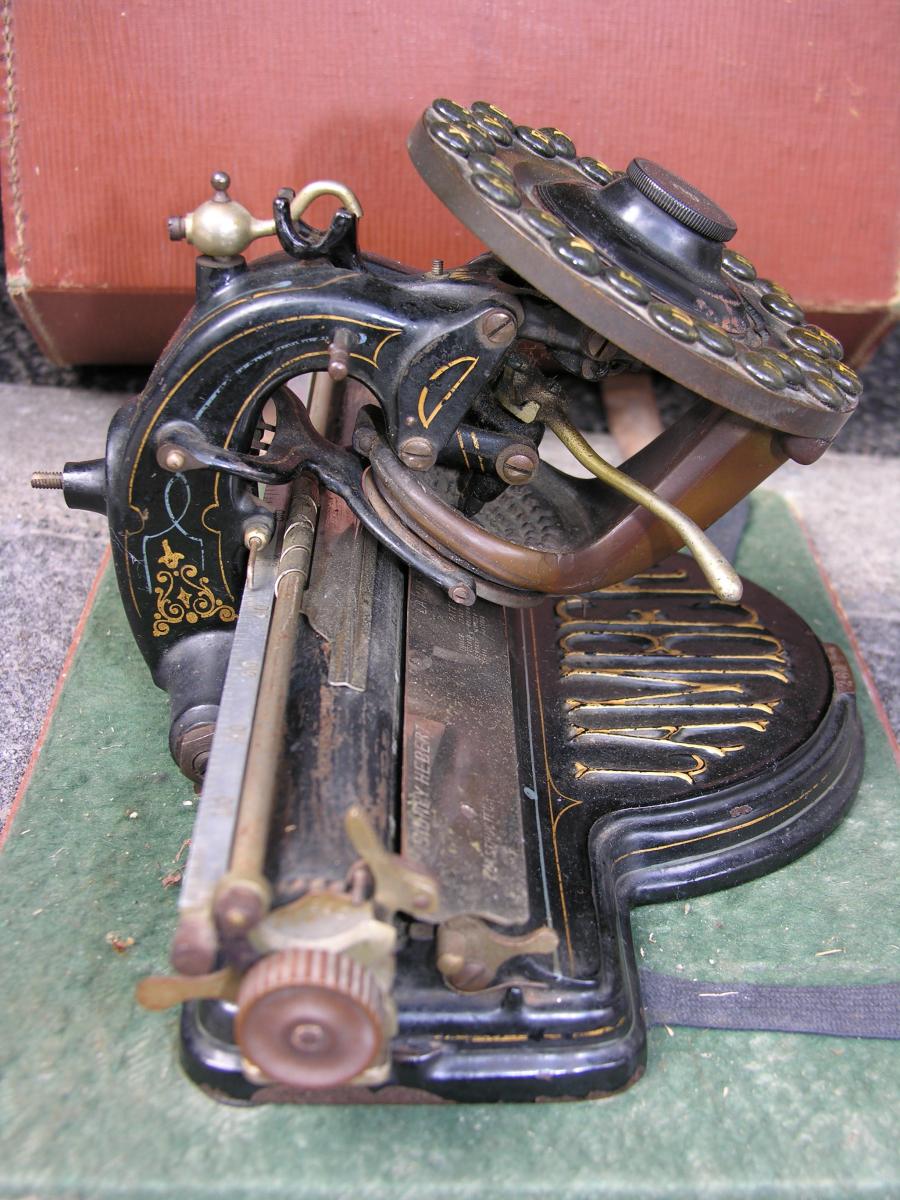 Typewriter Lambert 1884-photo-1