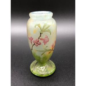 Rare Petit  Vase Daum Violettes