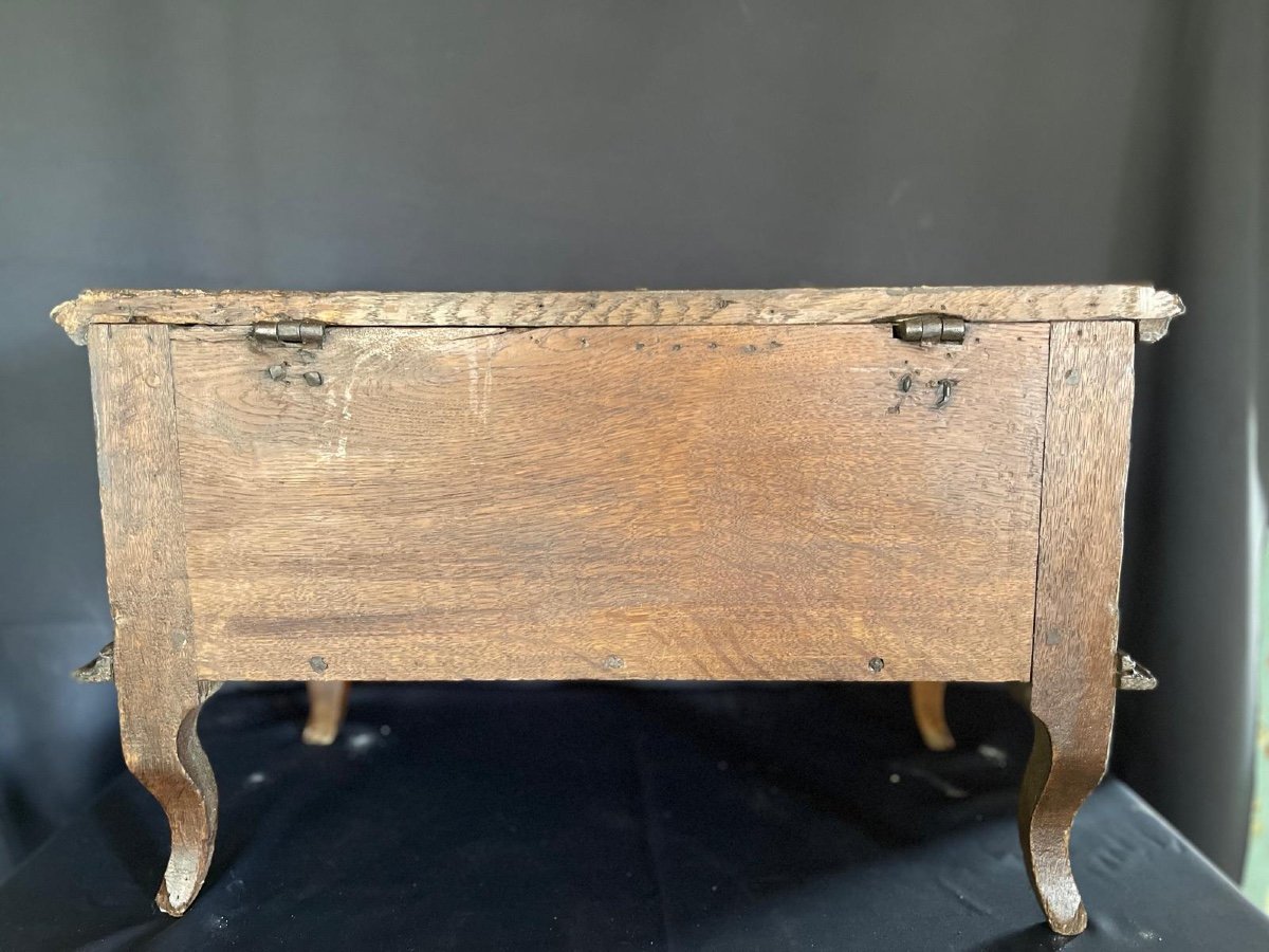 Small 18th Century Oak Chest On Curved Base -photo-2