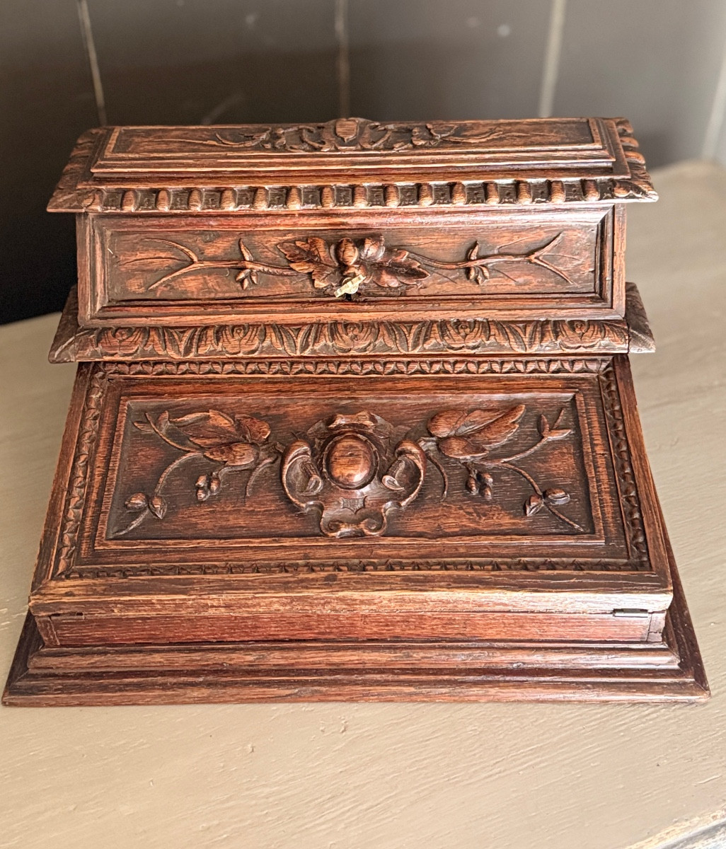 écritoire Datant Du 19e Siècle Joliment Sculpté 
