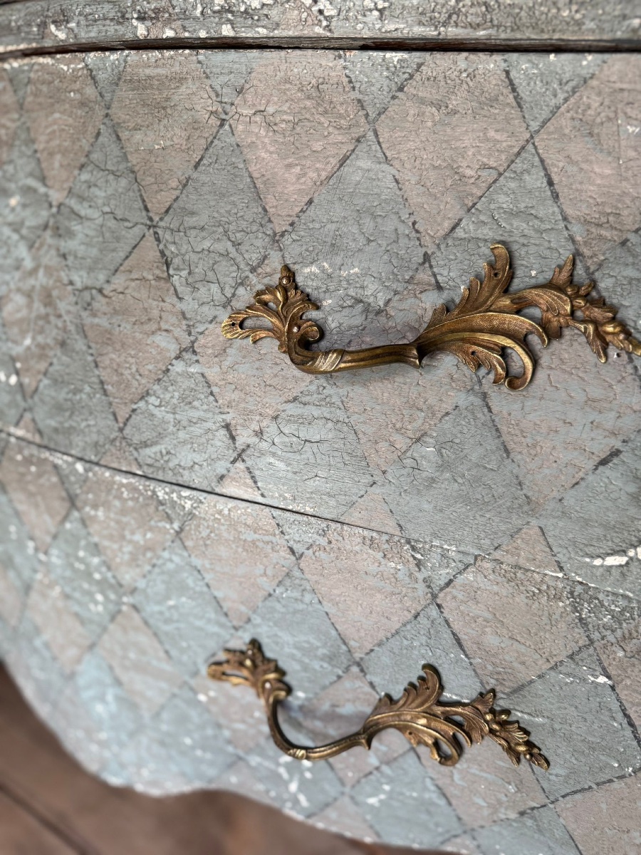 Curved Louis XV Chest Of Drawers Dating From The 1900s With Beautiful Patinated Shapes -photo-5