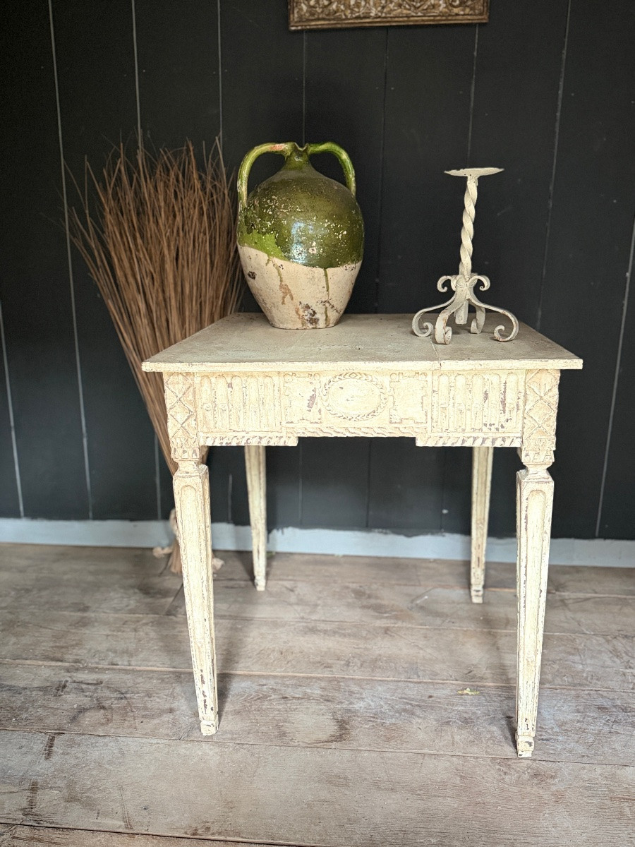 Petite table guéridon liégeoise datant du 18e siècle Louis XVI belle patine -photo-3