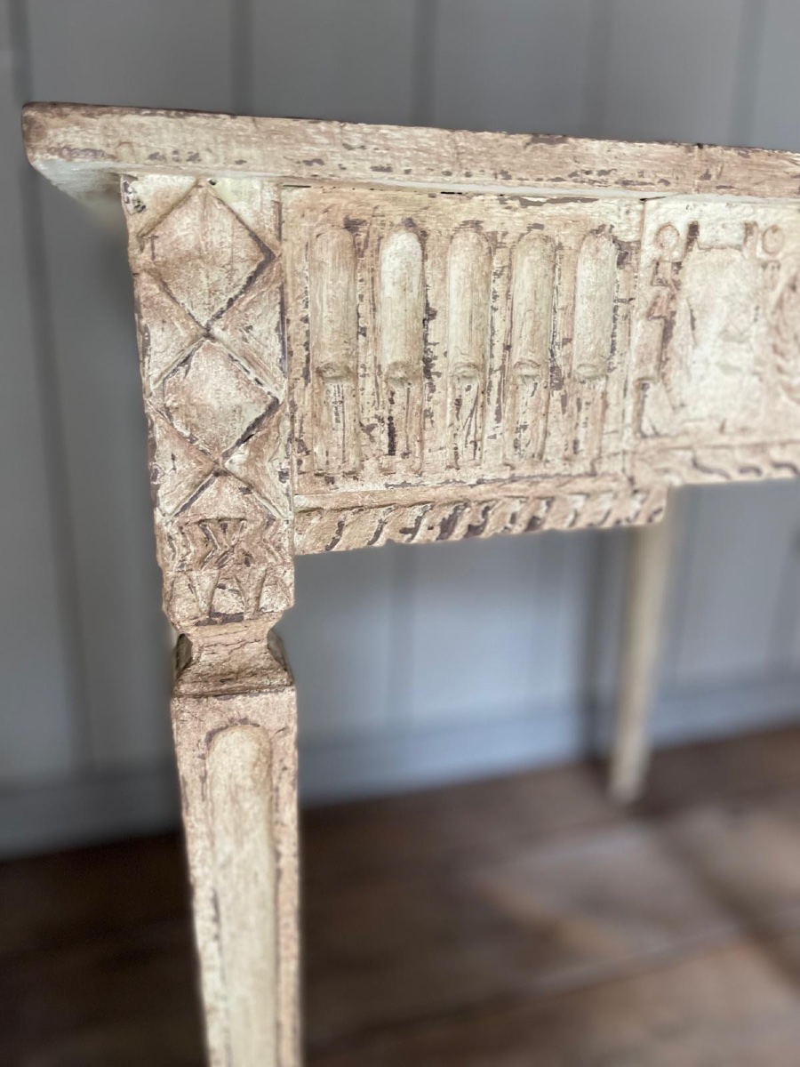 Petite table guéridon liégeoise datant du 18e siècle Louis XVI belle patine -photo-2