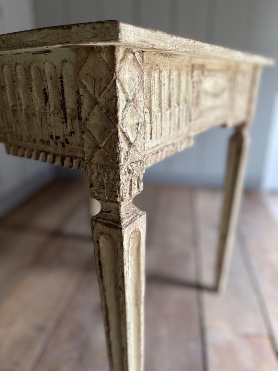 Petite table guéridon liégeoise datant du 18e siècle Louis XVI belle patine -photo-5