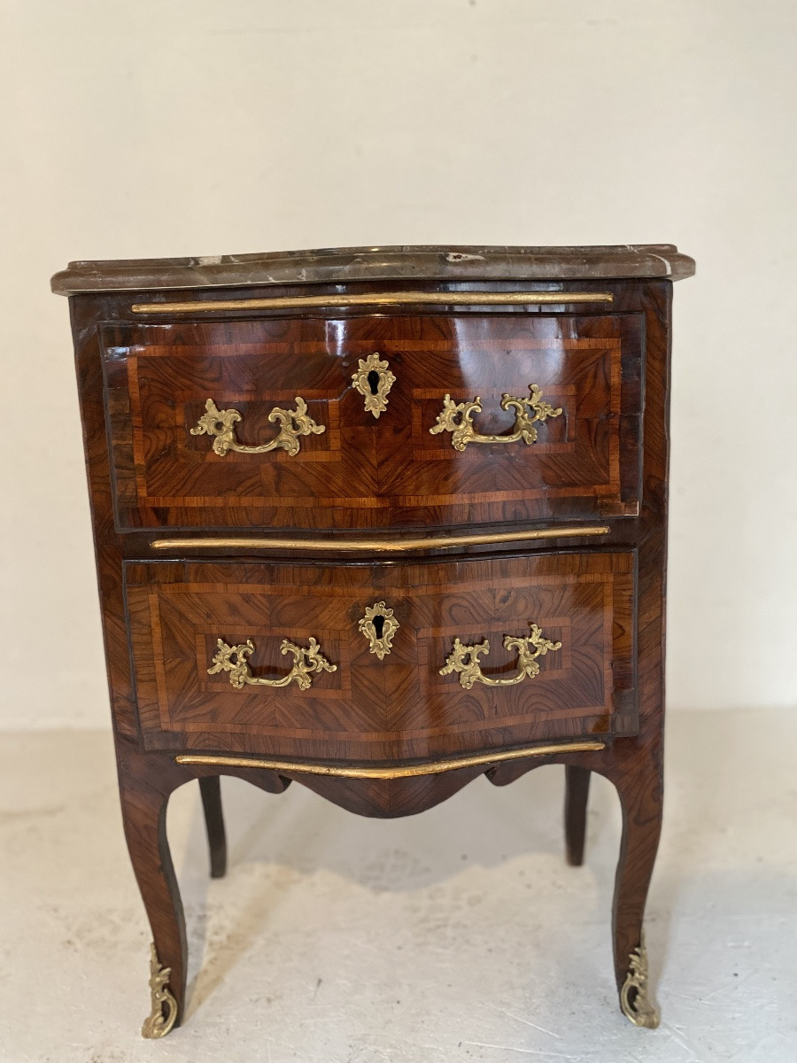 Commode entre deux marquetée avec son marbre d’origine datant du 18e siècle Louis XV -photo-1