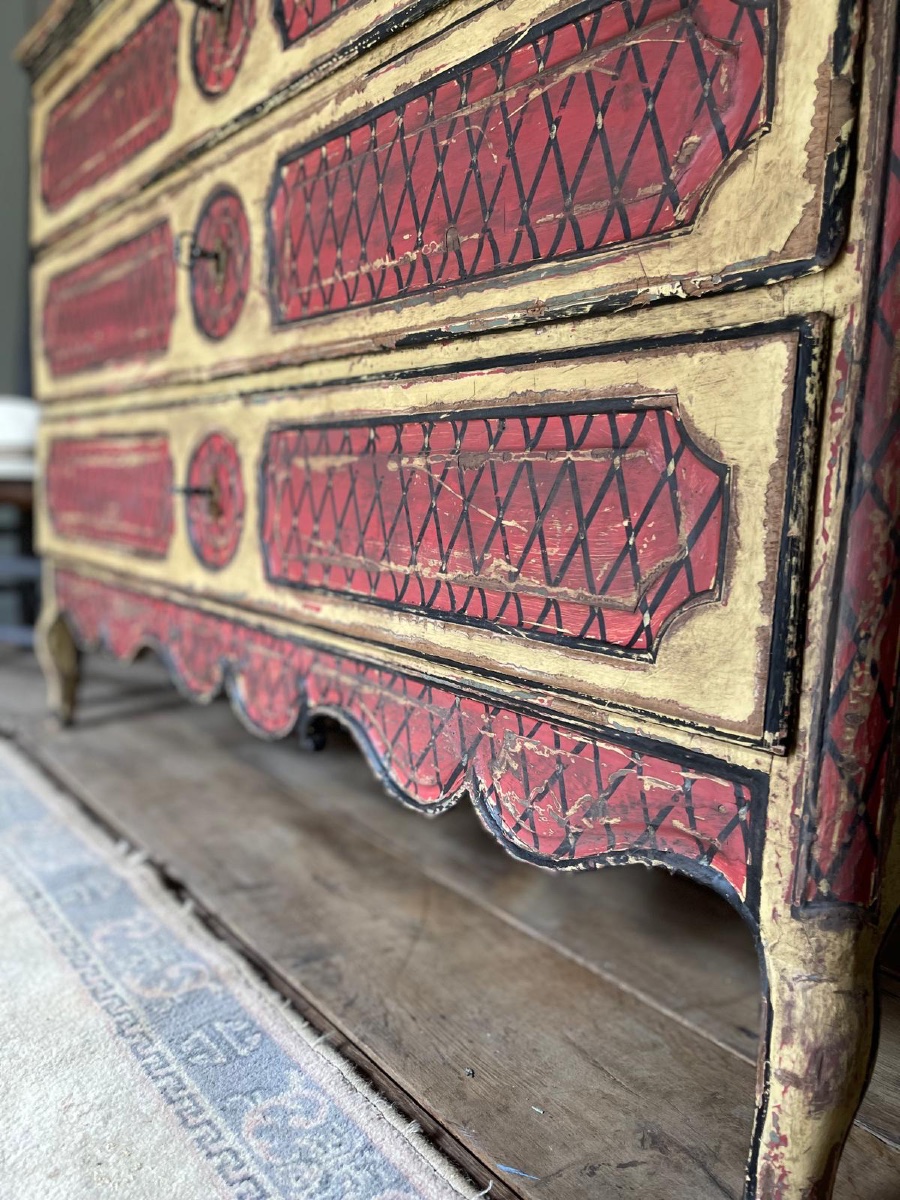 Louis XV Chest Of Drawers From Liège Dating From The 18th Century, Patinated And Painted With Patterns -photo-2