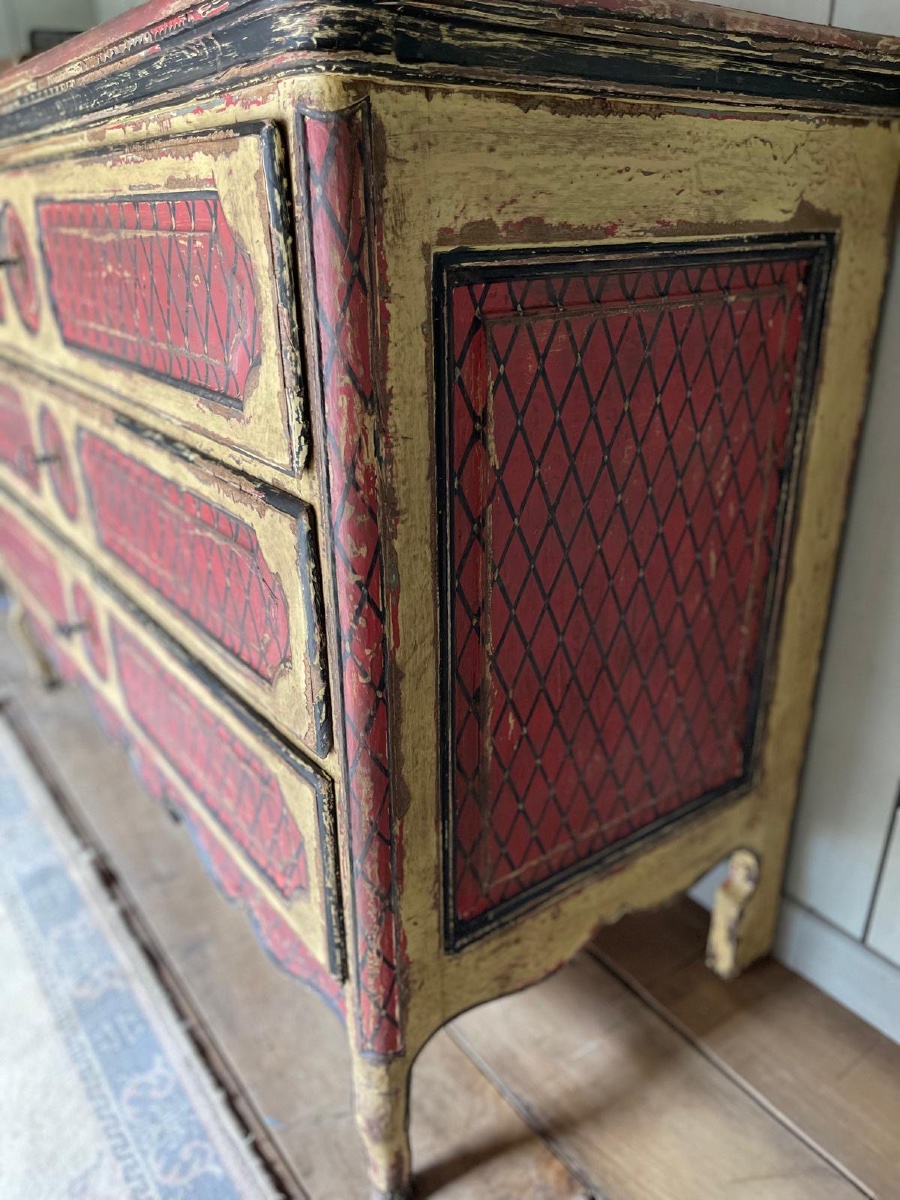 Louis XV Chest Of Drawers From Liège Dating From The 18th Century, Patinated And Painted With Patterns -photo-1