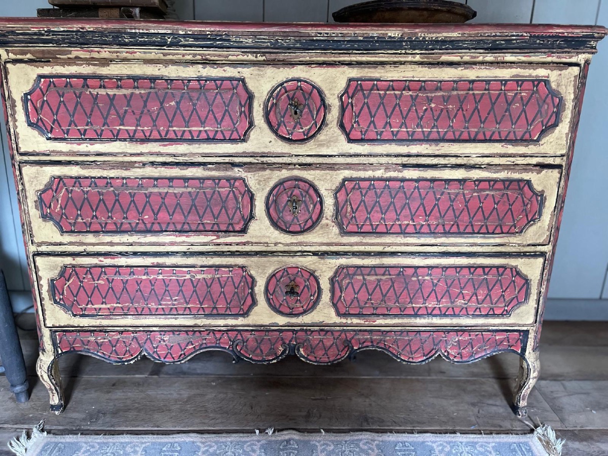 Louis XV Chest Of Drawers From Liège Dating From The 18th Century, Patinated And Painted With Patterns -photo-3